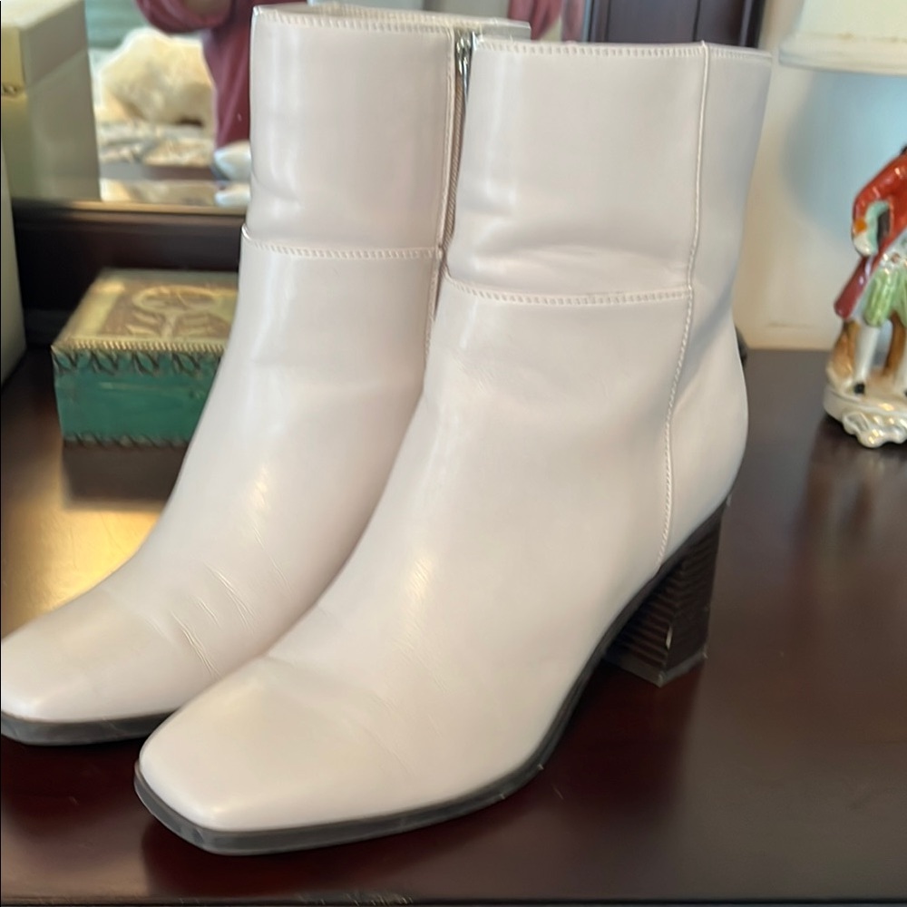 EUC Bandolino boots